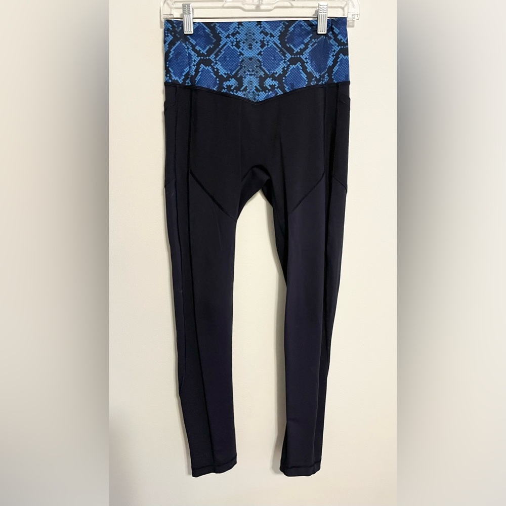 Lululemon All the Right Places Naval Blue 7/8 Leggings Print Waistband. Size 10